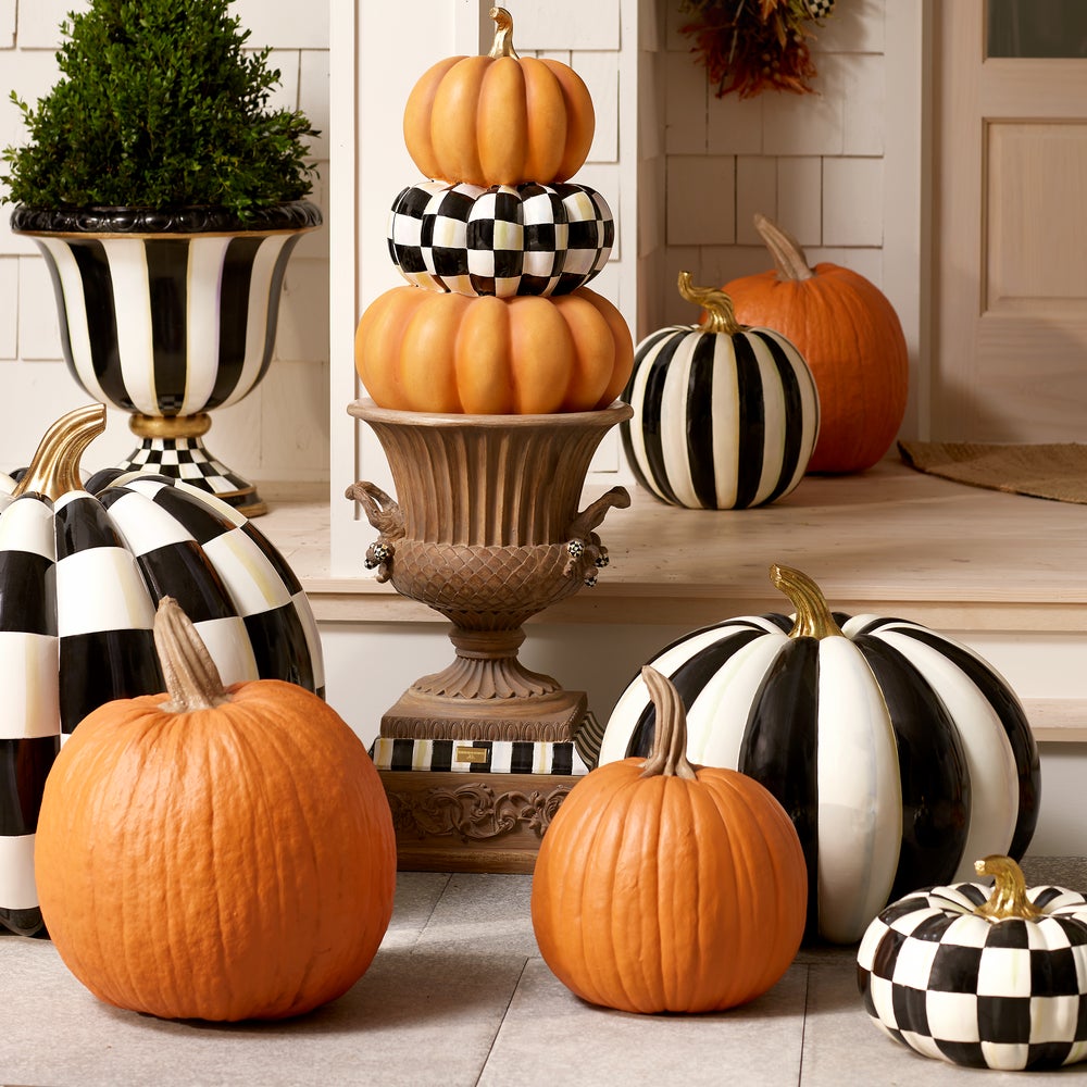 🎃Black & White Striped Resin Pumpkin Décor
