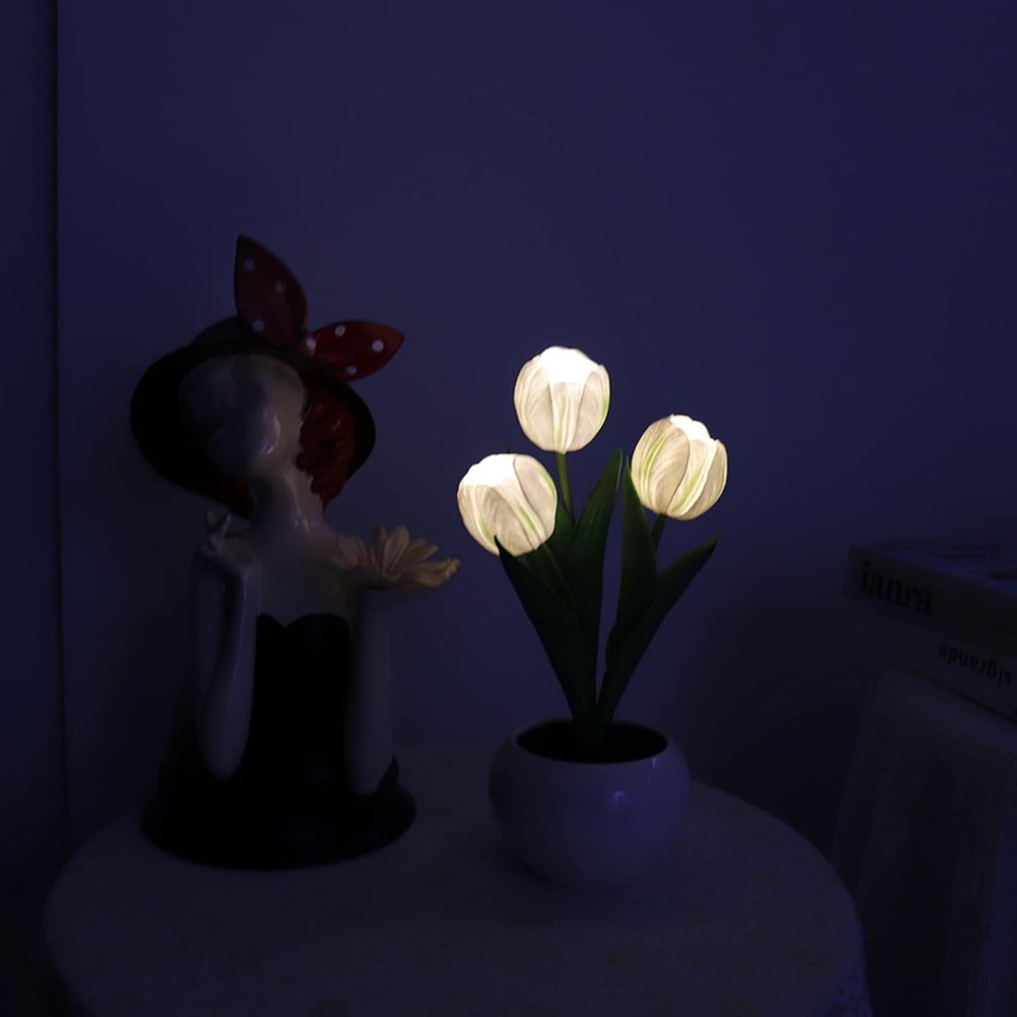 Tulip LED Lamp