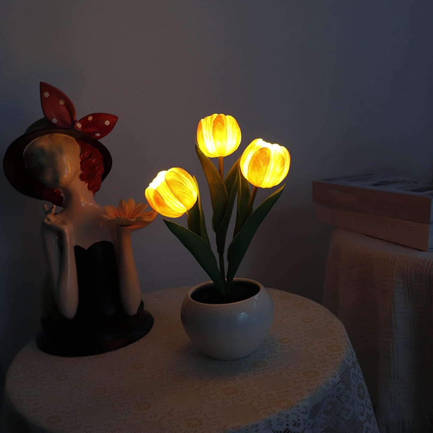 Tulip LED Lamp