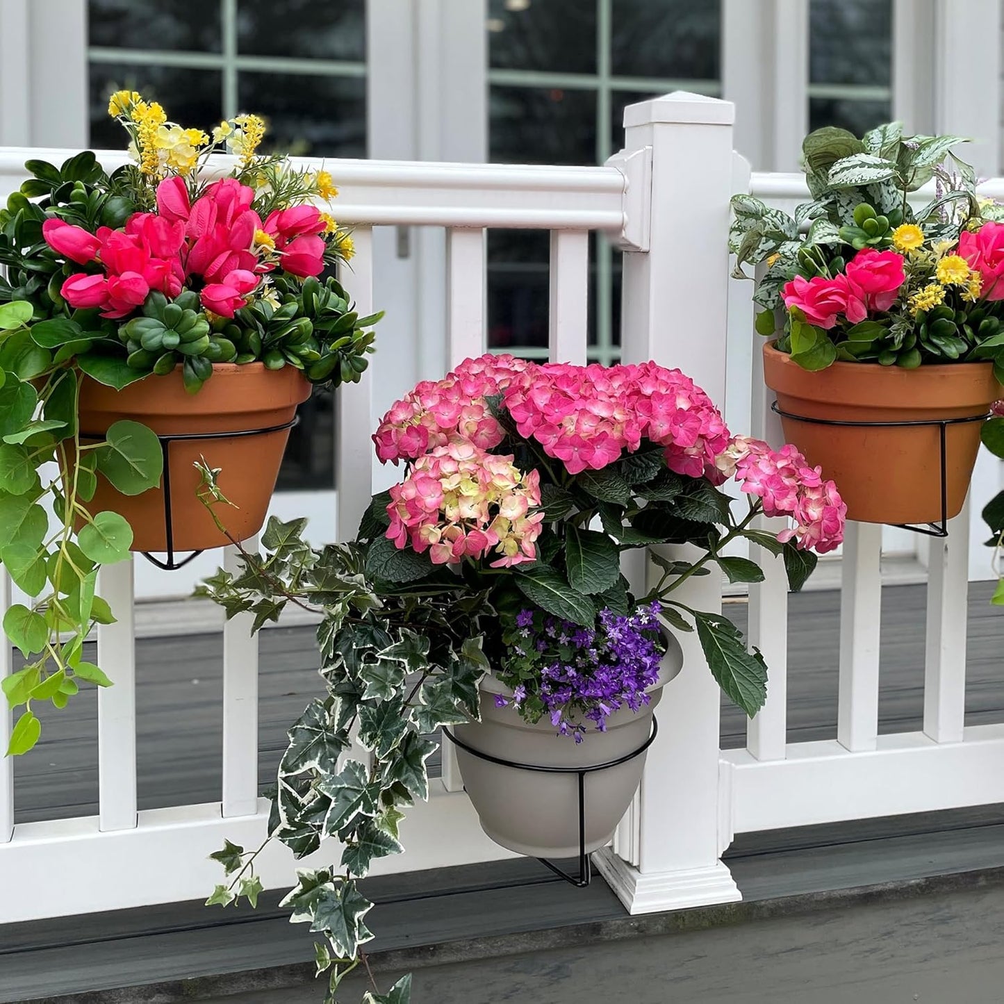 Railing Planter Bracket — Tool-Free Mounting, Sturdy Hold, Seasonal Style Upgrade🌿